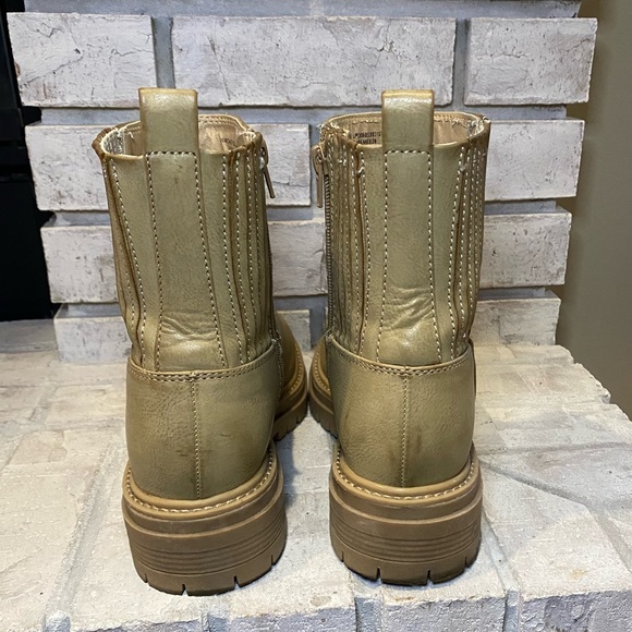 Womens Time & Tru Chelsea boot-Size 9 - Picture 3 of 4